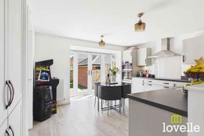 4 bed Detached for sale Image 6