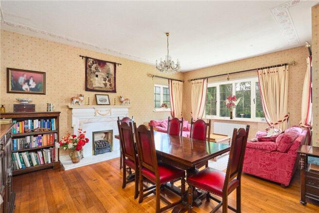 5 bed Detached for sale Image 4