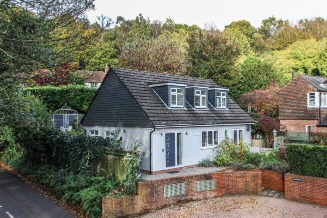 1.  Sunnybank, Hosey Common Road, Westerham, TN16 