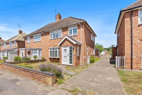 Station Road, Burton Latimer,