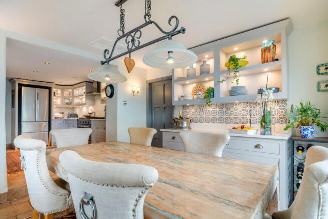 4 bed Cottage for sale Image 10