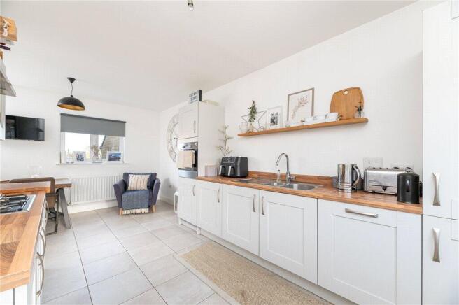 4 bed Detached for sale Image 7