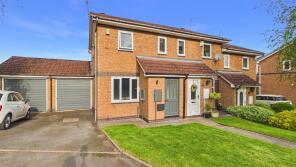 26, Foxhollies Drive, Halesowen B63 3XE