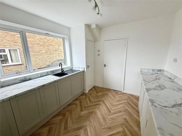 3 bed Semi-Detached for sale Image 8
