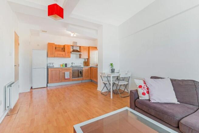 Kitchen / Lounge