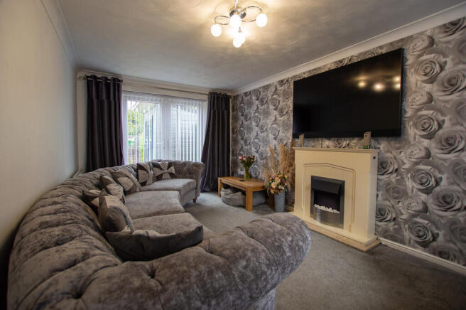 4 bed Detached for sale Image 5