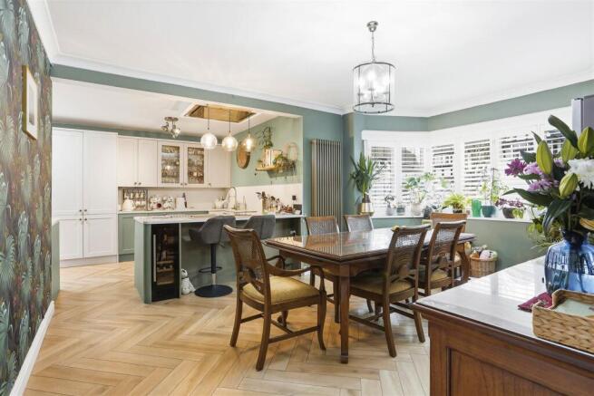 Anne Boleyns Walk, Cheam Village photo 2