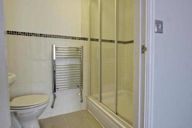 3 bed House to rent Image 9