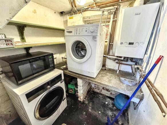 3 bed Terraced for sale Image 5