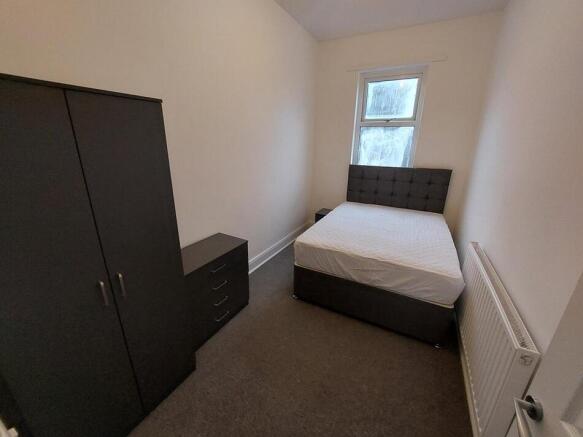 1 bed House of Multiple Occupation to rent Image 12