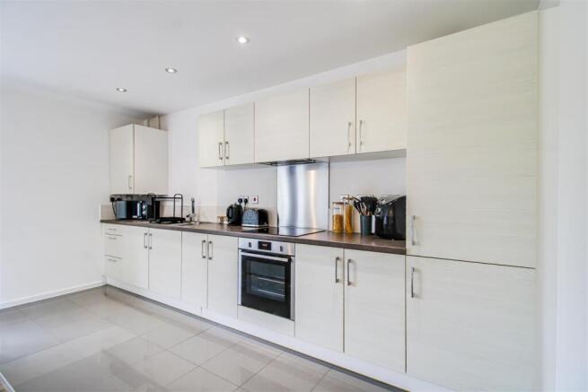 2 bed Apartment for sale Image 6