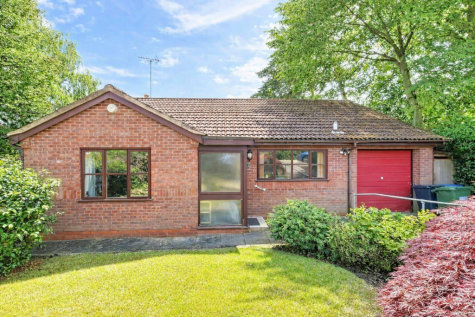 Adcock Drive, Kenilworth