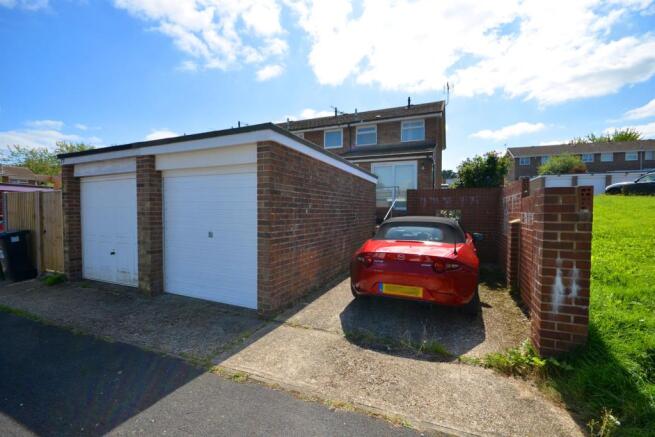 Garage & Parking