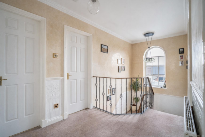 4 bed Detached for sale Image 7