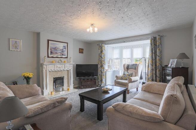 4 bed Detached for sale Image 8