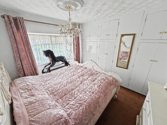 3 bed Semi-Detached for sale Image 8