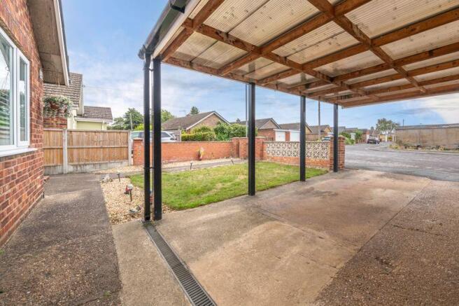 Car port/front garden