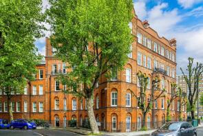30, West Kensington Mansions, Beaumont Crescent, London W14 9PE