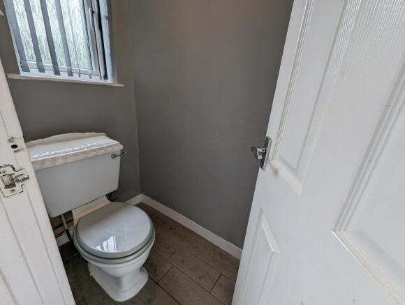Cloakroom/wc