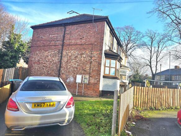 4 bed Semi-Detached to rent Image 12