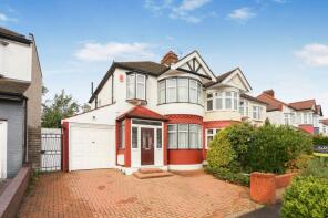 33, Hillington Gardens, Woodford Green IG8 8QS