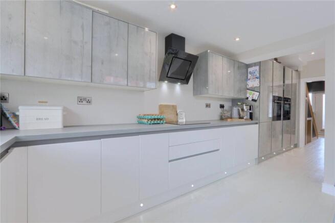 2 bed Terraced for sale Image 8