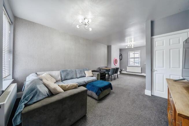 Living Room/Dining