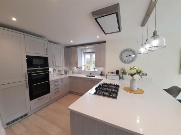 Kitchen new 1.jpg
