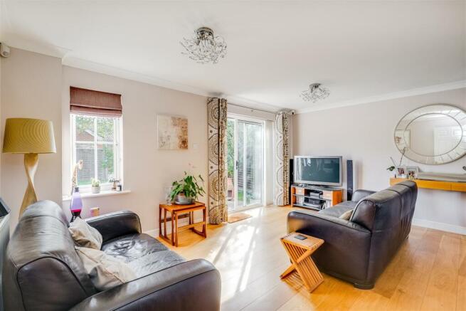 Oaktree Close 25-12.jpg