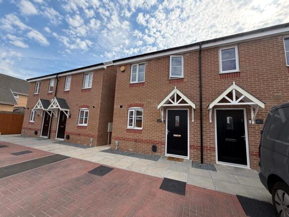 2 bed Semi-Detached for sale Image 11