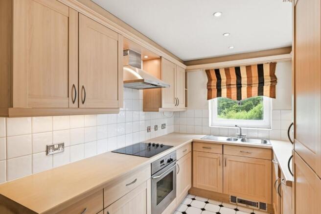 2 bed Flat for sale Image 4