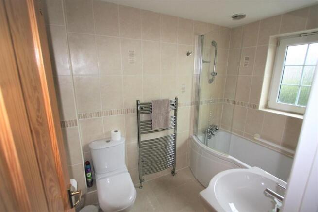 Alanna Bathroom