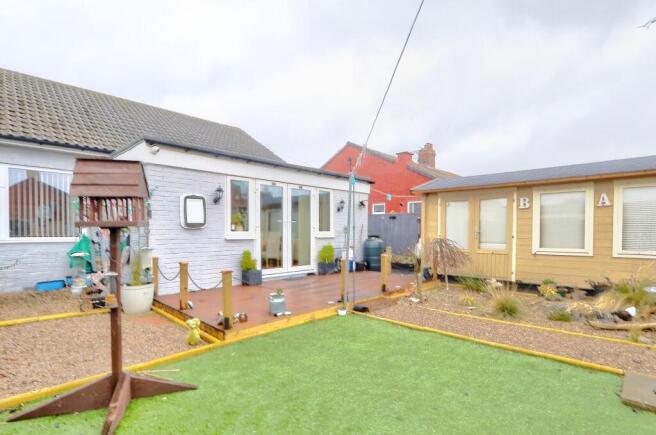 2 bed Semi-Detached Bungalow for sale Image 12