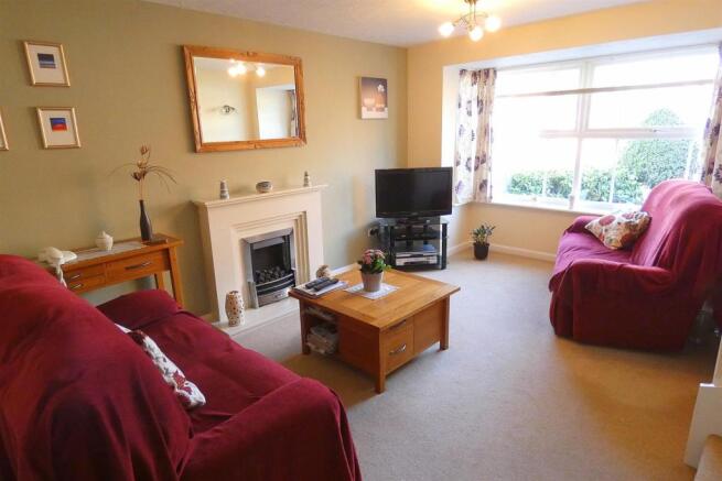 sitting room 1.JPG