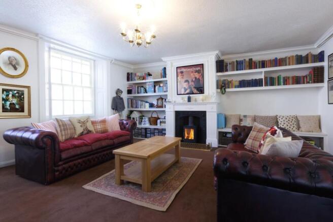 7 bed House for sale Image 10