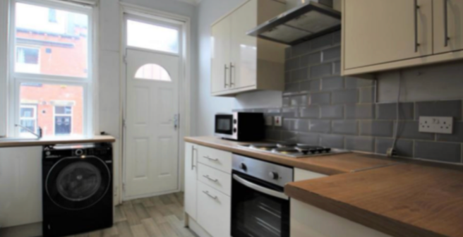 8 bed Terraced to rent Image 5
