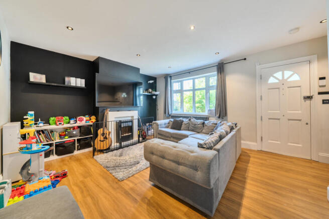 1520357-6-6aaa5ec...
