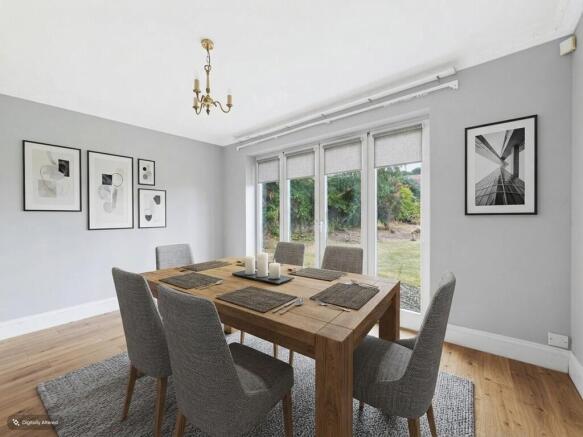 4 bed Detached for sale Image 8