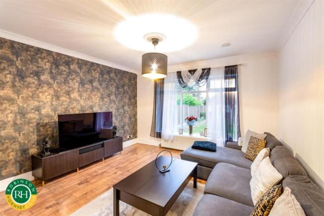 3 bed Semi-Detached for sale Image 4