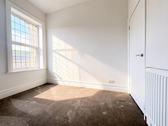 3 bed Terraced for sale Image 11