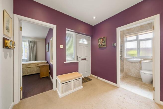 Medina Avenue, Hinchley Wood, Esher, KT10 photo 4