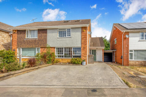 Munro Avenue, Woodley, Reading, RG5