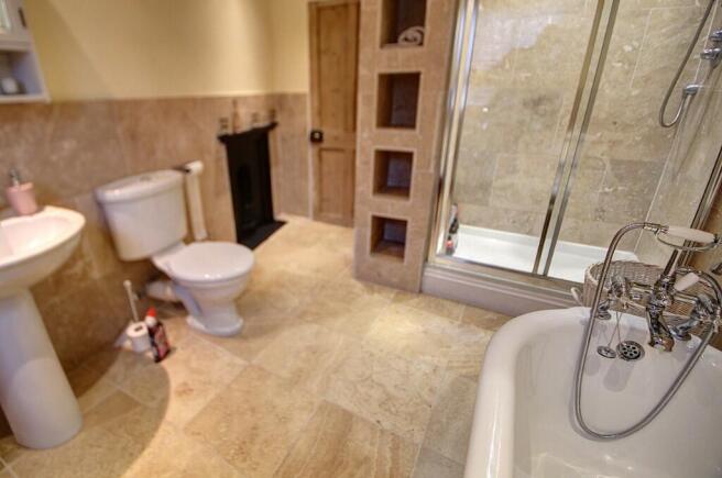 3 bed Terraced for sale Image 9