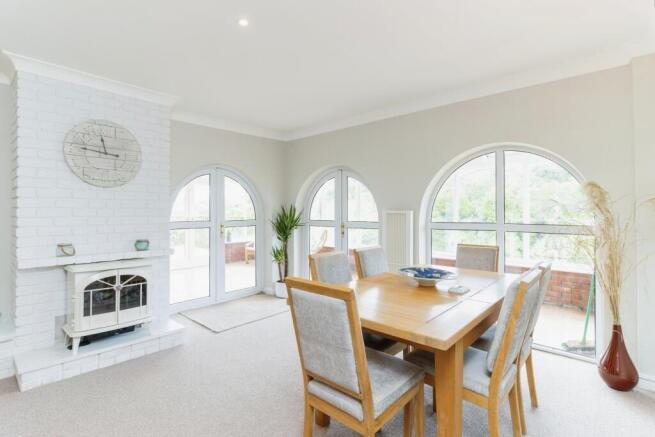 dining room.jpg