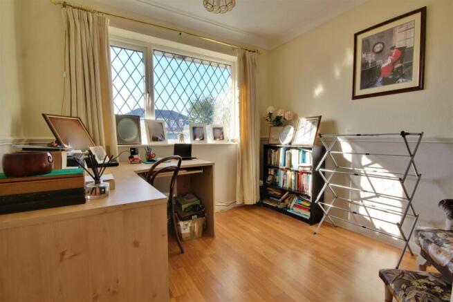 3 bed Semi-Detached Bungalow for sale Image 5
