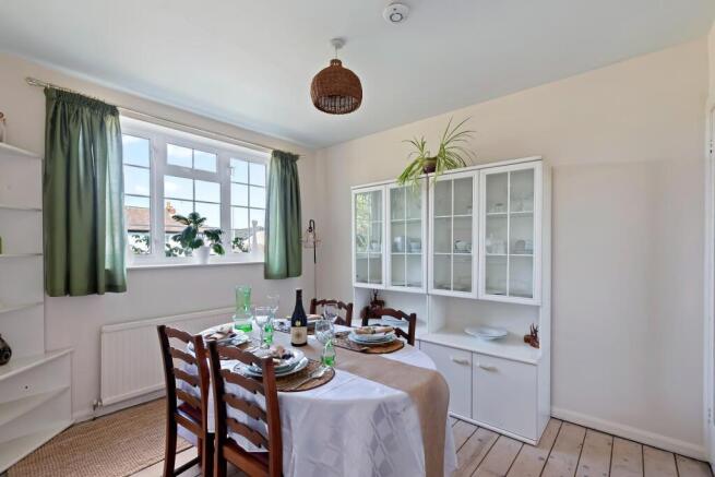 Valley Drive, Ilkley photo 4