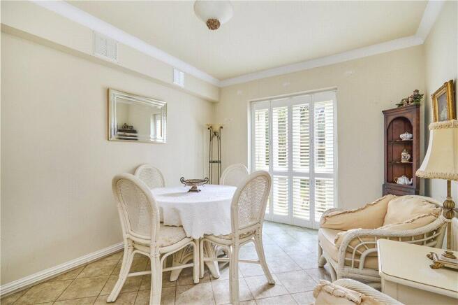 2 bed Apartment for sale Image 6