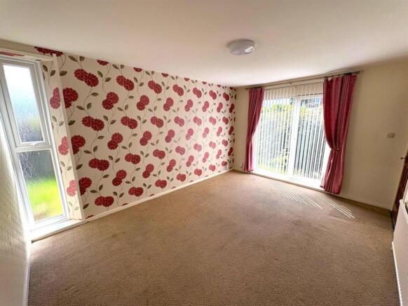 4 bed Semi-Detached for sale Image 4