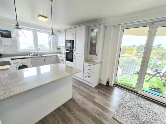 Kitchen/B'fast Room