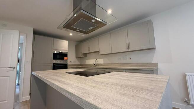 4 bed Terraced to rent Image 8
